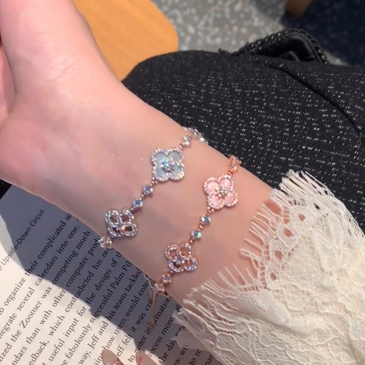 [Solara Jewelry ]CLOVER 5 MOTIF PINK BLUE RED WHITE BRACELET