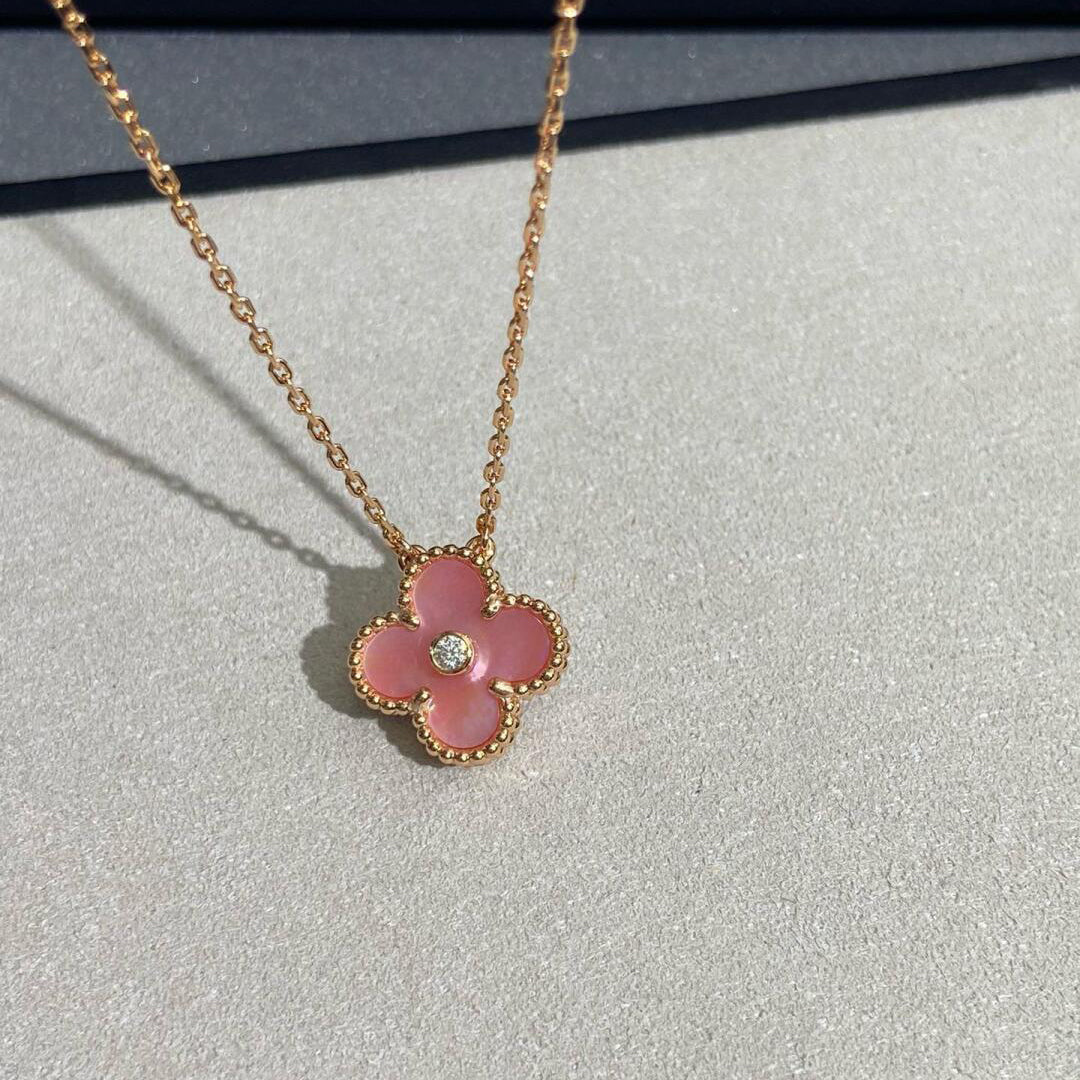 [Solara Jewelry ]CLOVER 15MM DIAMOND PINK MOP NECKLACE