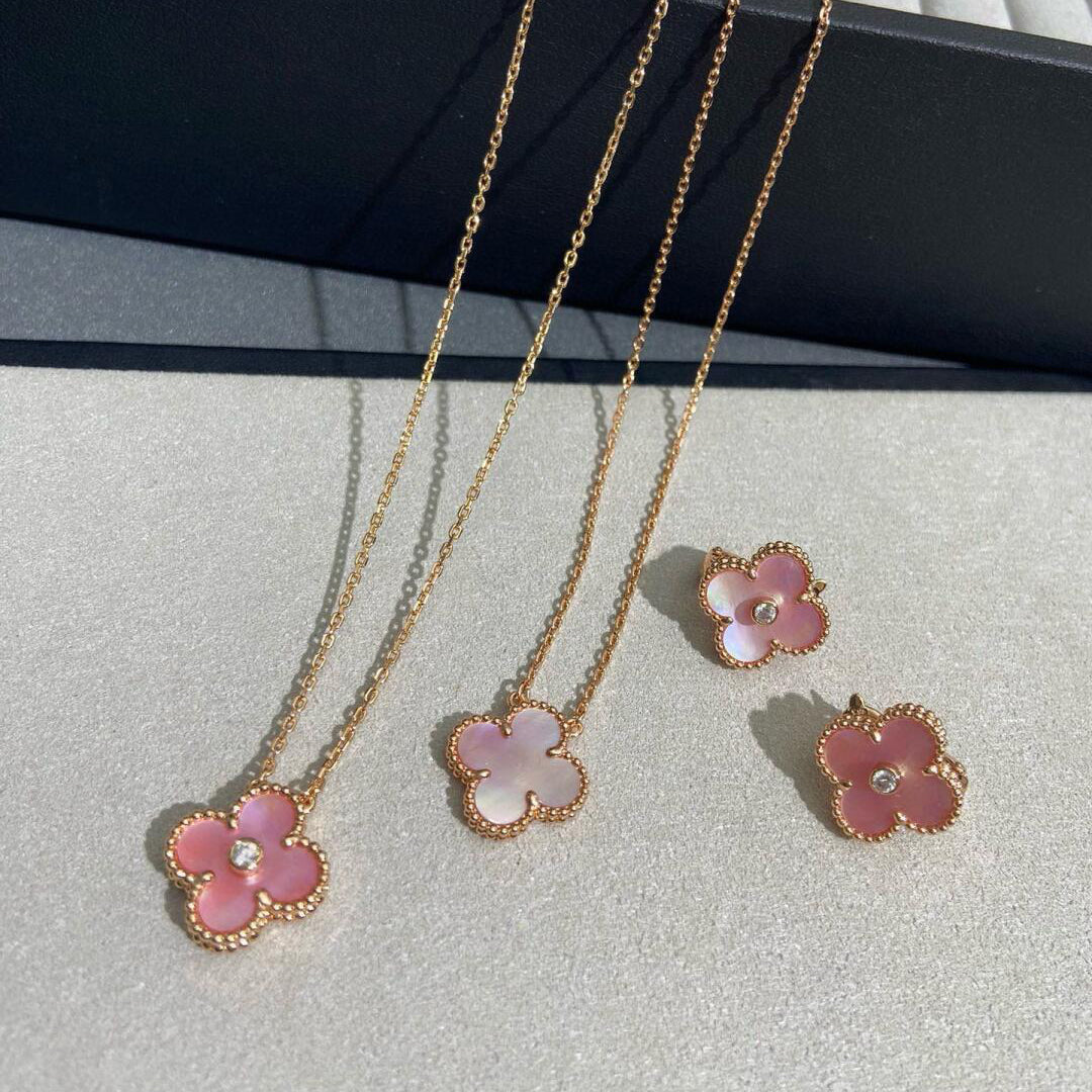 [Solara Jewelry ]CLOVER 15MM DIAMOND PINK MOP NECKLACE