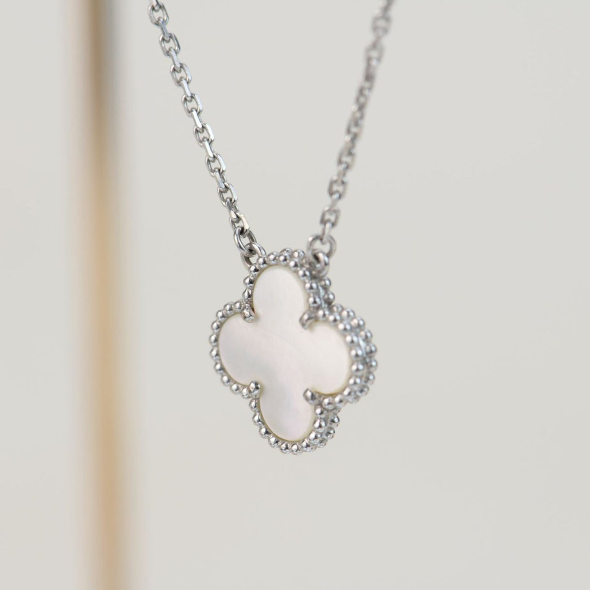 [Solara Jewelry ]クローバー 15MM ホワイトマザーオブパール シルバー
