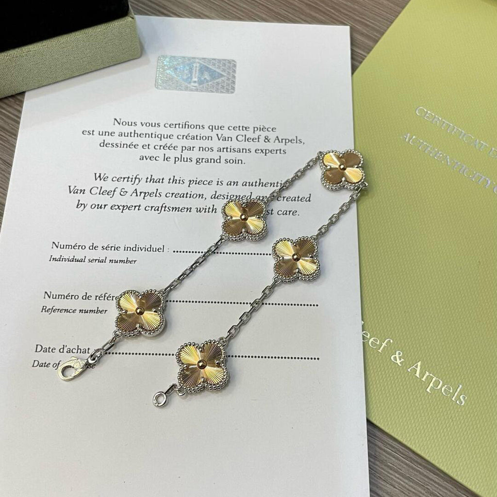 [Solara Jewelry ]クローバー 5モチーフ クリスマス限定ブレスレット