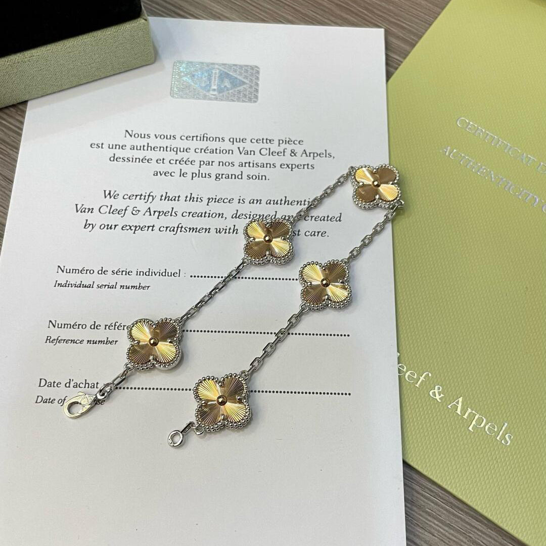 [Solara Jewelry ]クローバー 5モチーフ クリスマス限定ブレスレット