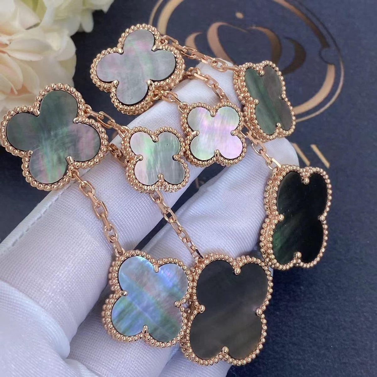 [Solara Jewelry ]KLEEBATT OHRRINGE DUNKLE PERLMUTT 4 MOTIVE ROSÉGOLD
