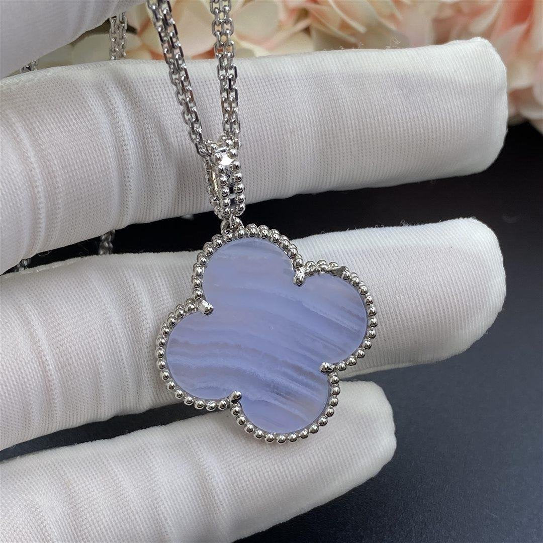 [Solara Jewelry ]CLOVER SILVER CHALCEDONY BIG CLOVER NECKLACE