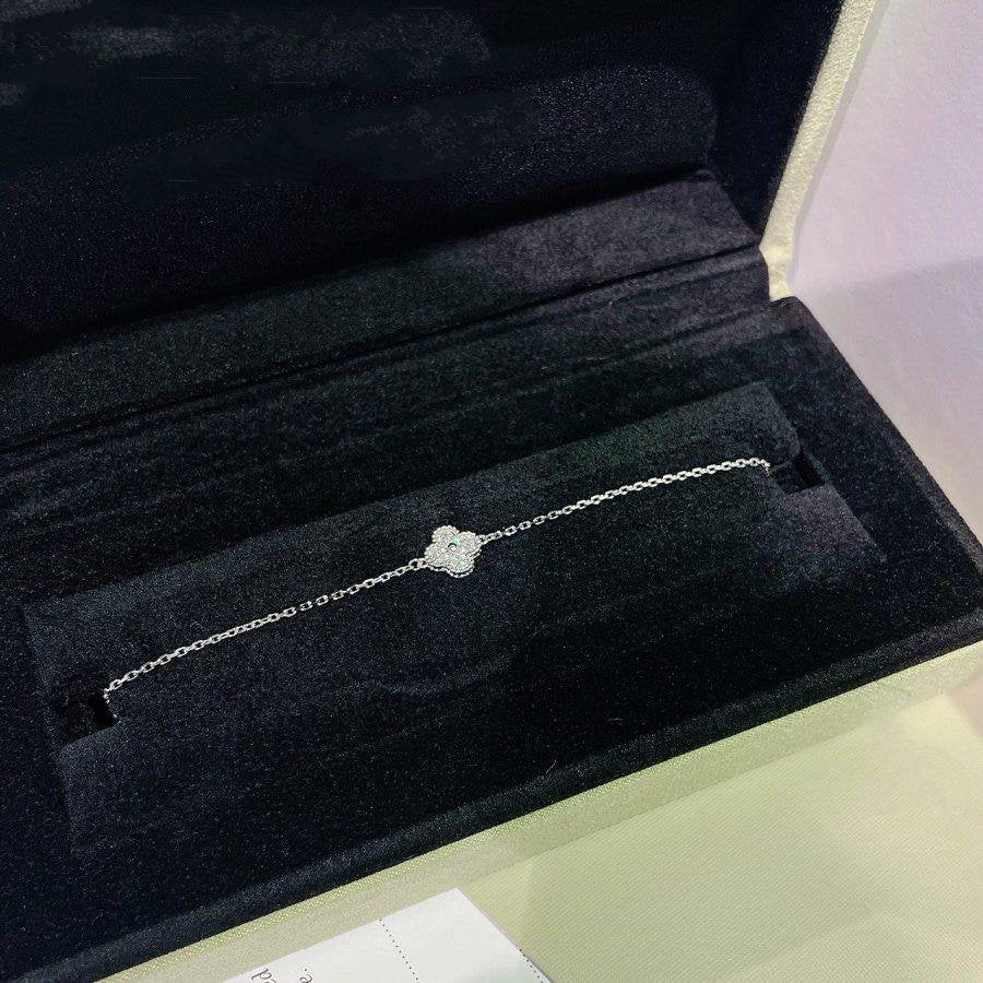 [Solara Jewelry ]KLEEBÜTE EINZELNE BLUME ARMBAND SILBER
