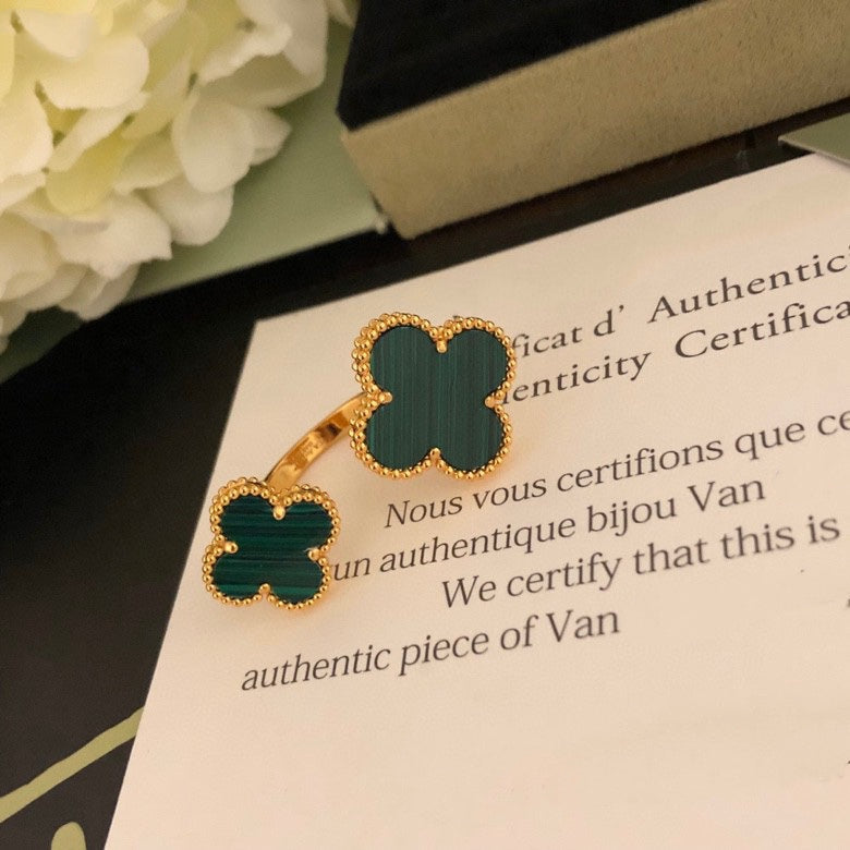 [Solara Jewelry ]CLOVER BETWEEN THE FINGER RING