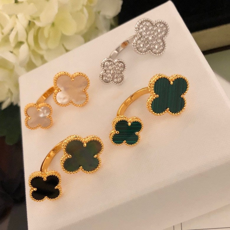 [Solara Jewelry ]CLOVER BETWEEN THE FINGER RING