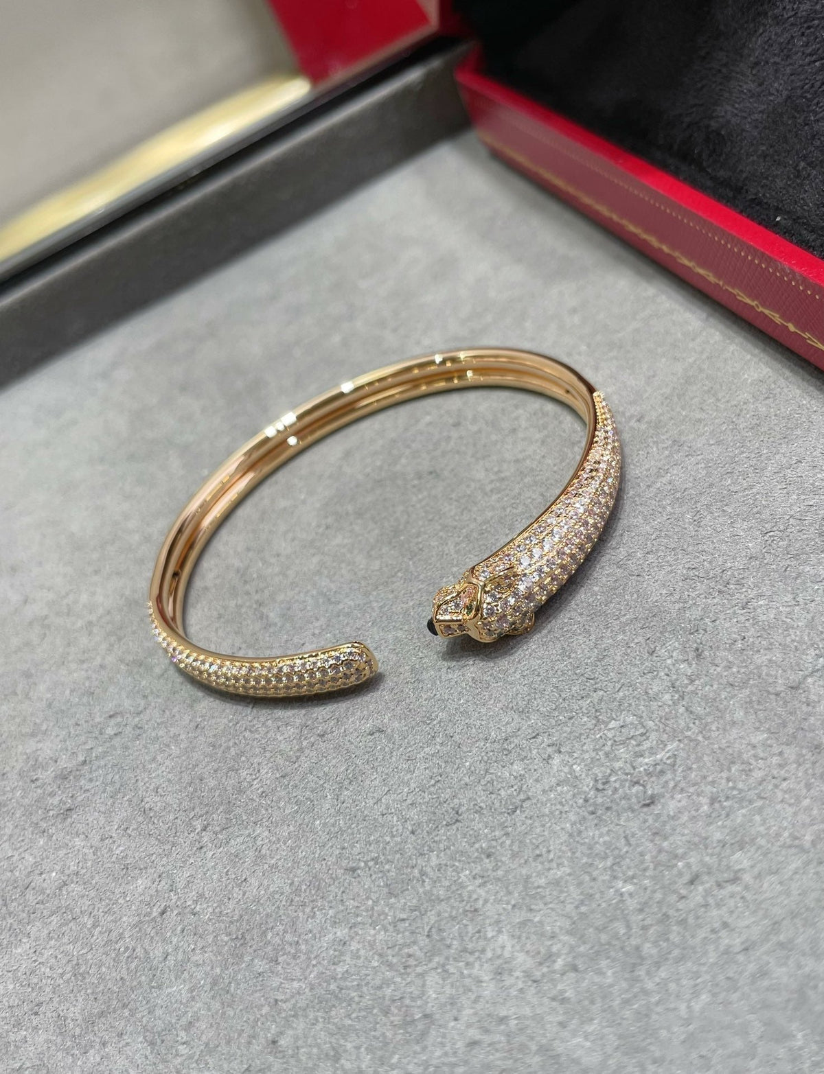 [Solara Jewelry ]PANTHER ARMREIF OFFEN VOLL DIAMANTEN