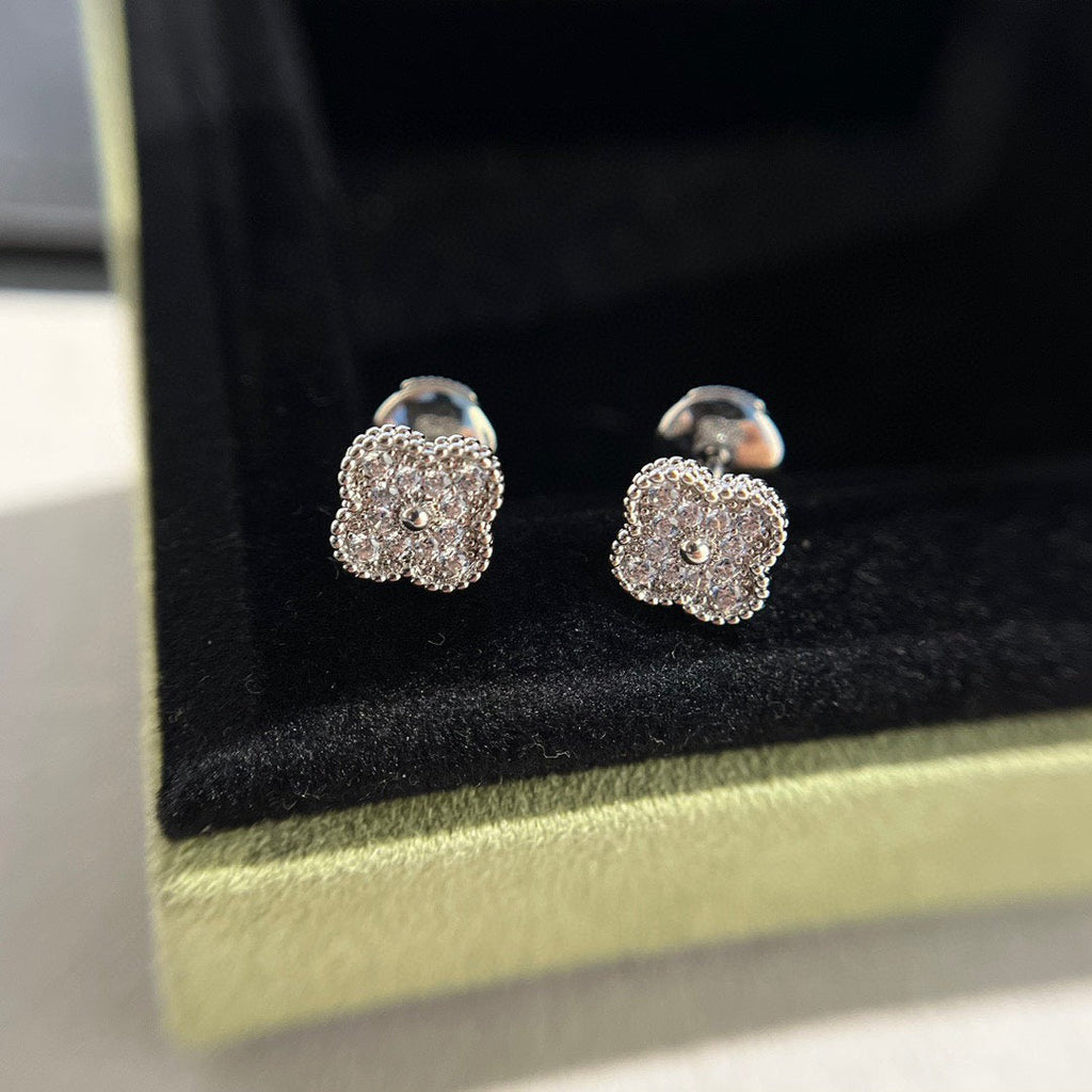 [Solara Jewelry ]CLOVER MINI DIAMOND STUD EARRINGS