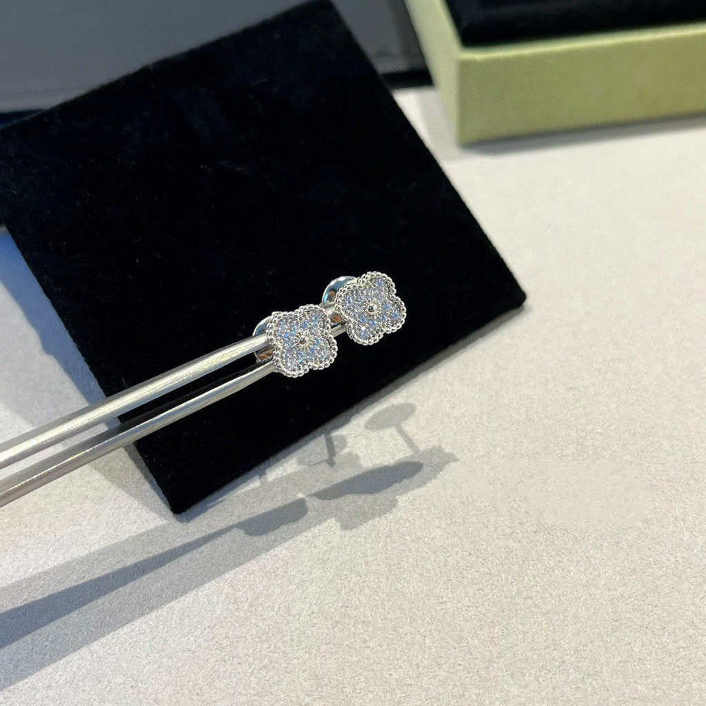 [Solara Jewelry ]CLOVER MINI DIAMOND STUD EARRINGS